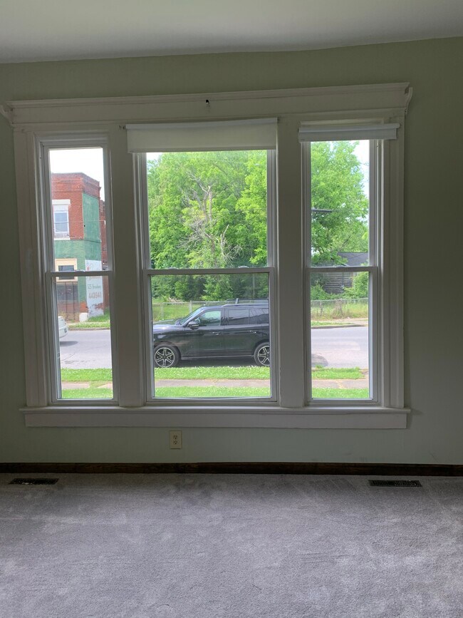 Building Photo - 1132 Park Ave