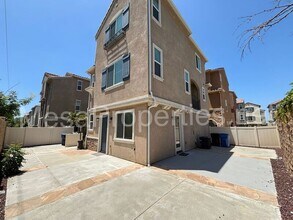 Building Photo - 795 Hazel Wy