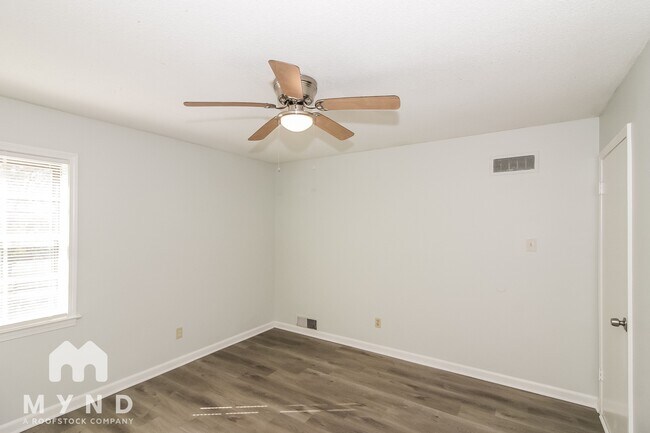 Foto del edificio - 5675 Newberry Ave