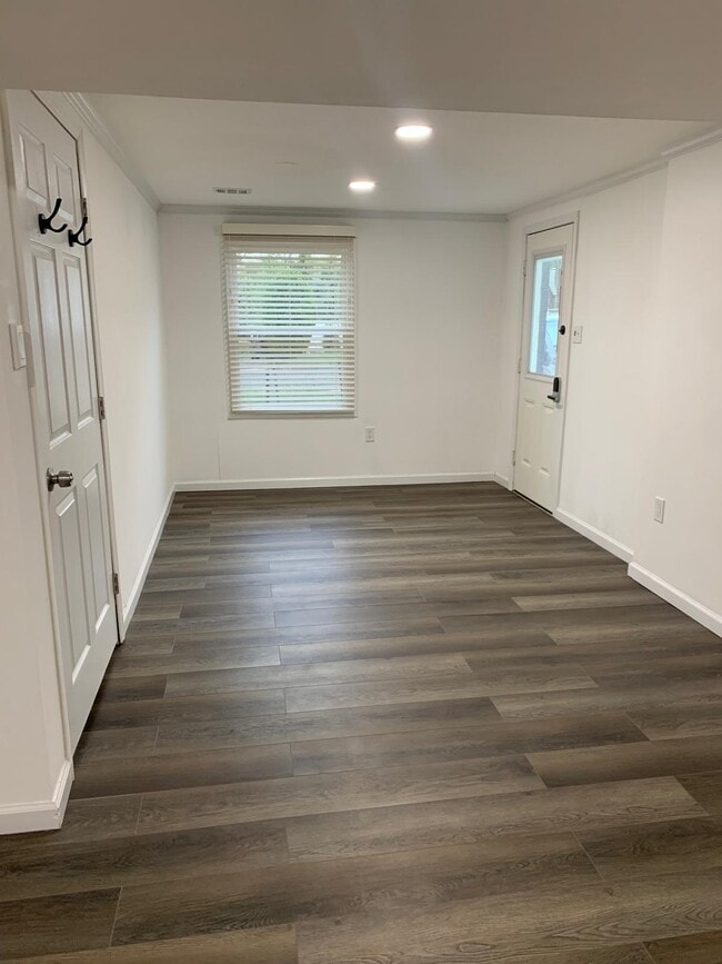 Foto del edificio - 4807 Poplar Dr