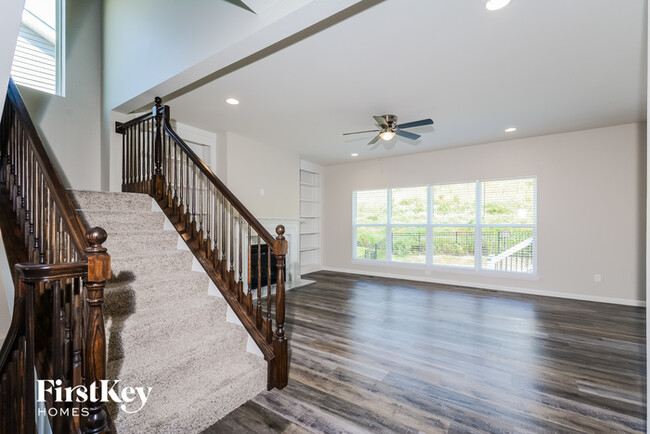 Building Photo - 476 Timber Valley Trail