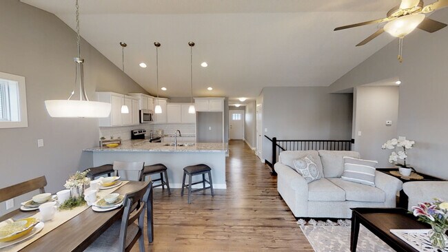 Building Photo - Caymus Park Villas