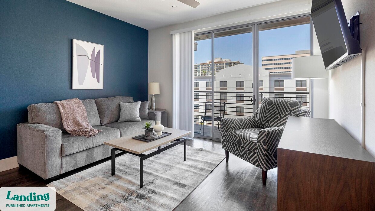 Foto principal - 2323 E Highland Ave