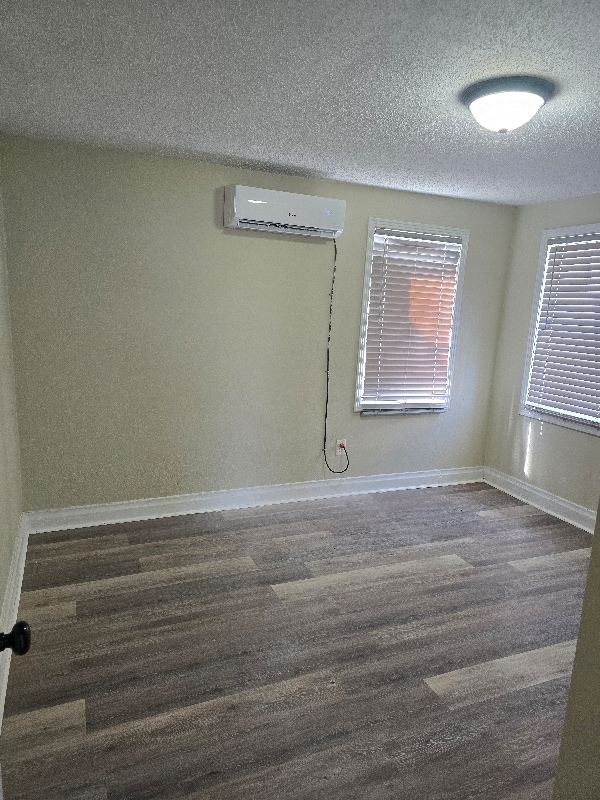 Building Photo - 614 Fairview Ave