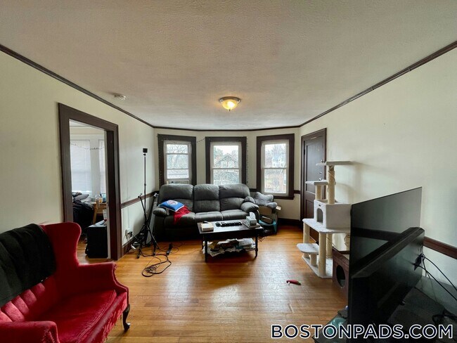 Building Photo - 58 Brock St