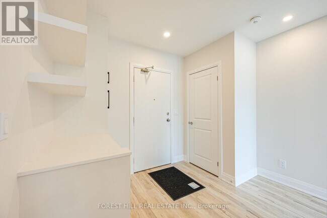 Photo du bâtiment - 7725 Yonge St