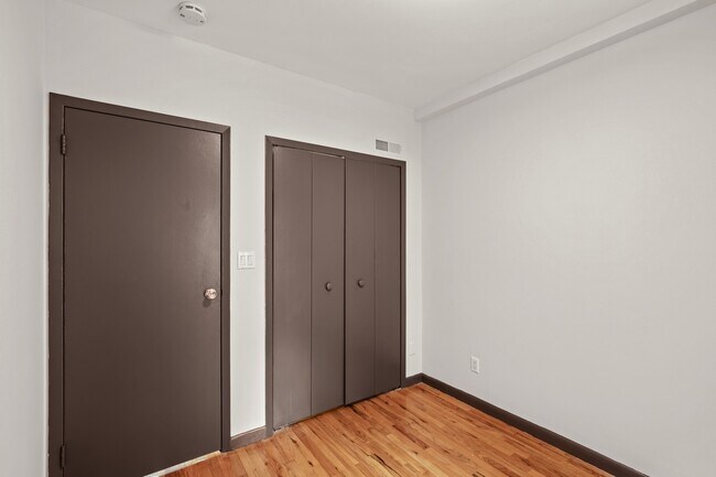 Building Photo - Full room in 3-bed/1.0-bath Home