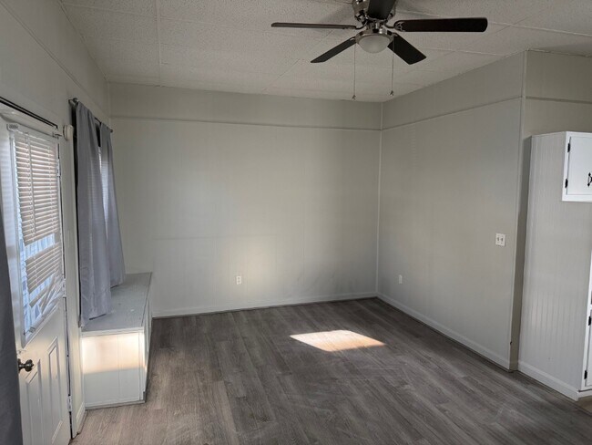 Foto del edificio - 5225 Brightwood Rd