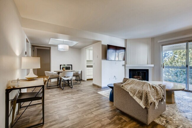 Foto del edificio - 335 Woodlake Dr