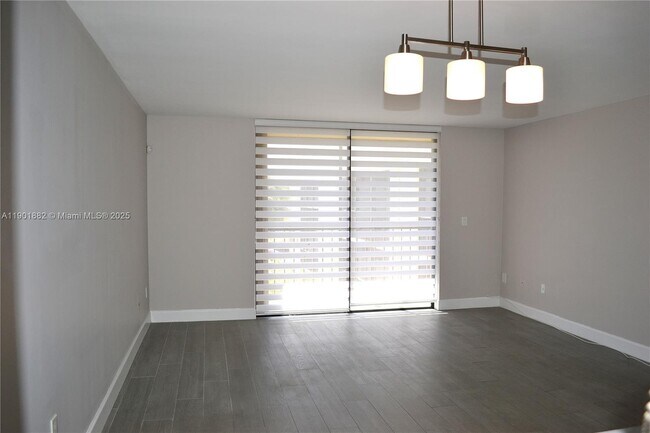 Foto del edificio - 8045 SW 107th Ave