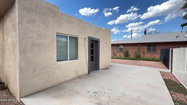 Building Photo - 6714 N 54th Ave