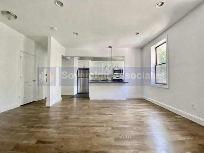 Building Photo - 165 Pinehurst Avenue