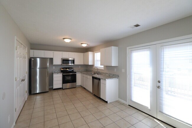 Foto del edificio - 625 Miles Rd