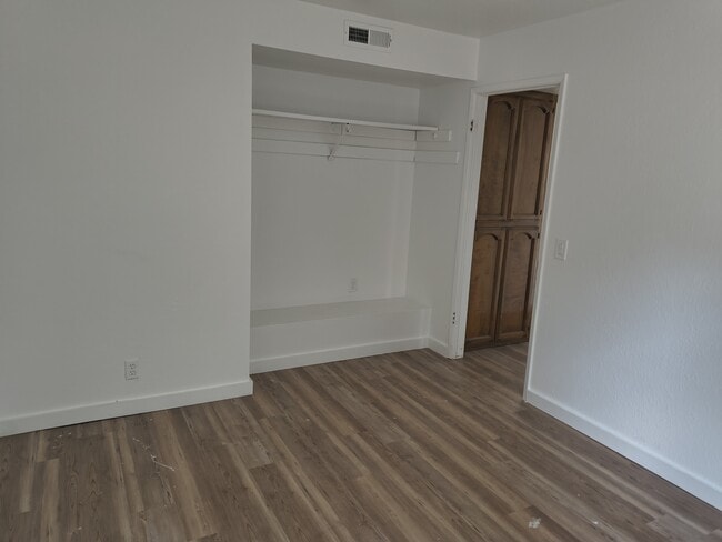 Building Photo - 310 Saint Michael Ct