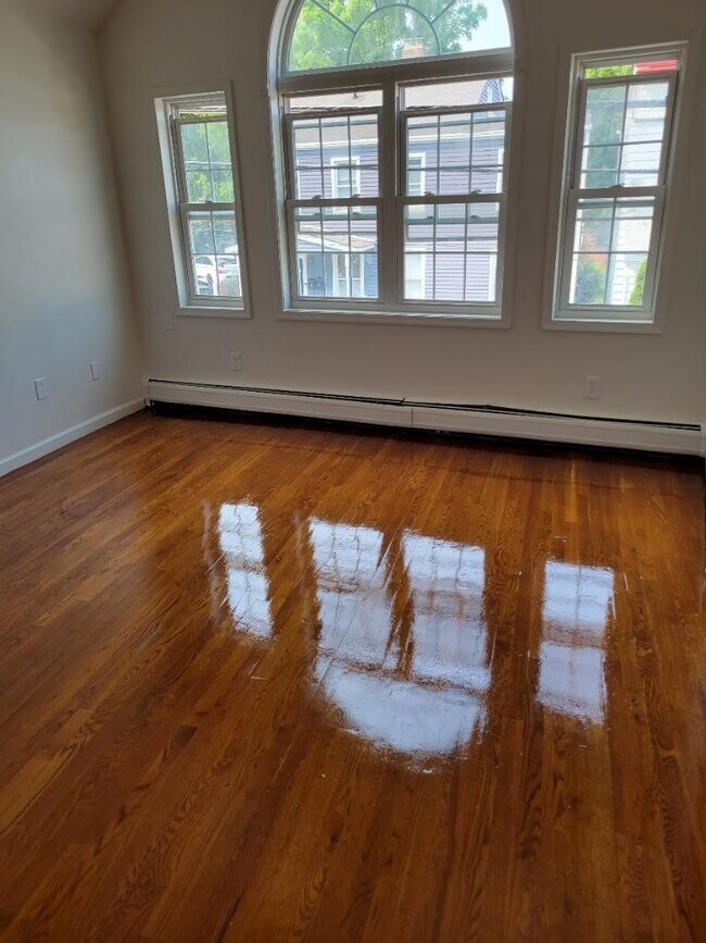 Foto del edificio - 121 Depew Ave