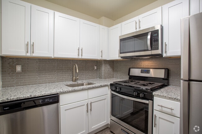 Kitchen - Premier at Cherry Hill