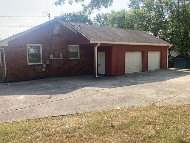 Building Photo - Tusculum House in Fairlane Park