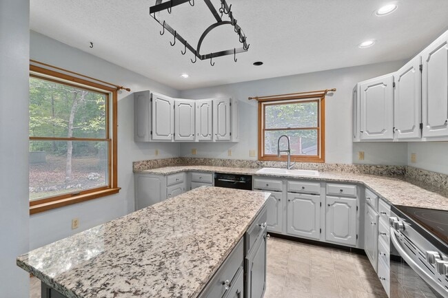 Building Photo - Lake Monticello Rental 3Bed/3Bath House