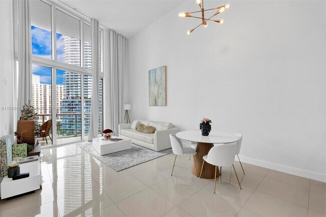 Building Photo - 465 Brickell Ave