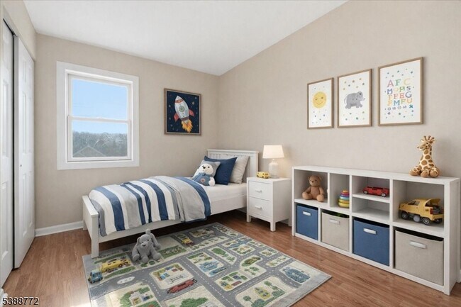 Foto del edificio - 77 Swartswood Rd