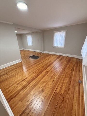 Building Photo - 627 Warren Ave.