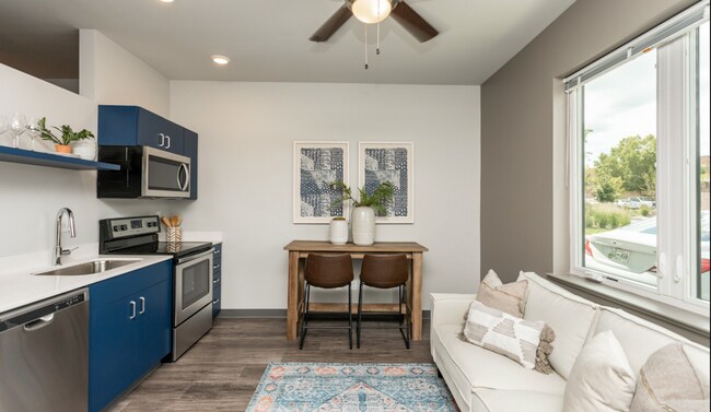 Foto del edificio - Spacious 1-Bedroom Apartment in Southside,...