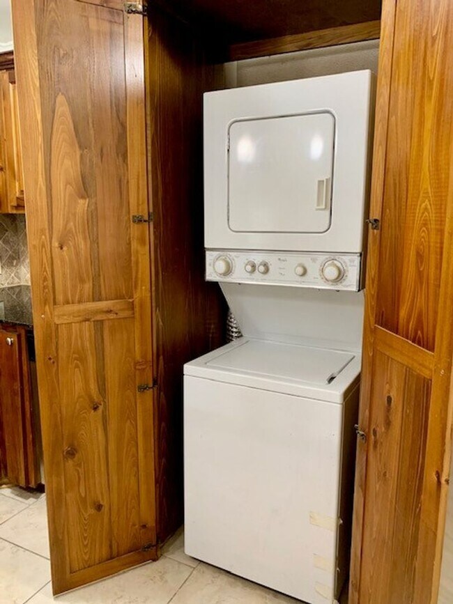 Foto del edificio - 2BD/2BA Condo for Lease on Park Blvd. Clos...