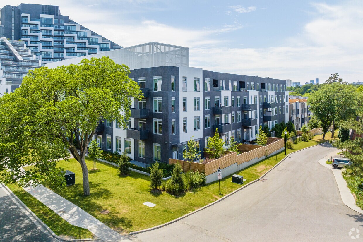 30 Okra Tomar Cres, Toronto, ON M2J 0G9 Apartments 30 Okra Tomar Cres