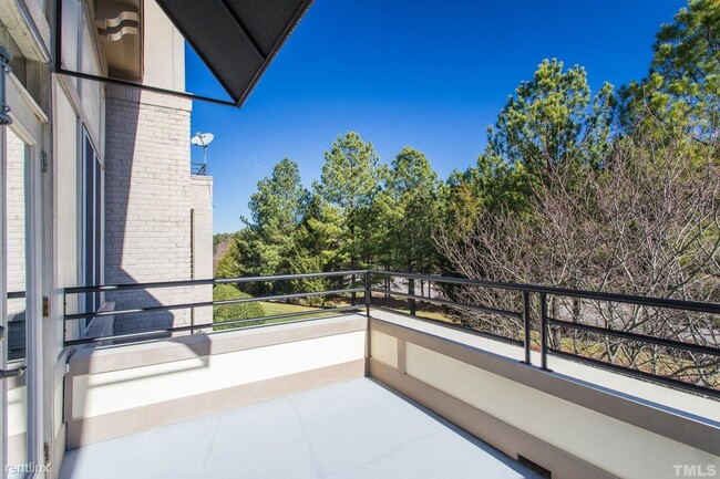 Building Photo - 1 br, 1 bath Condo - 501 Finsbury St Apt 206