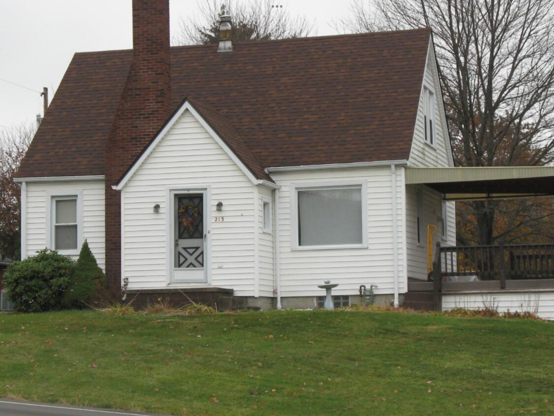 213 W Sunbury Rd, Butler, PA 16001 House Rental in Butler, PA