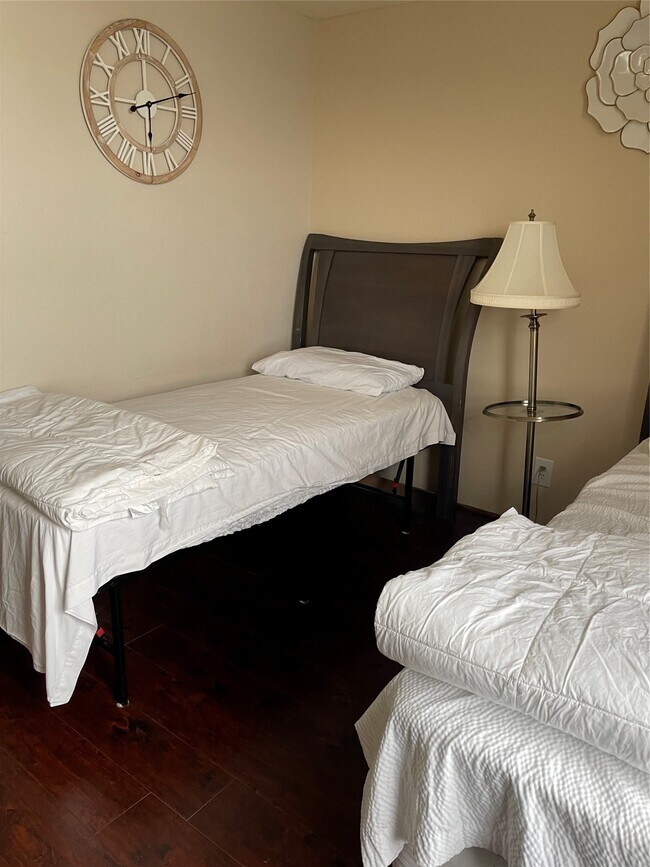 Foto del edificio - 7510 Hornwood Dr