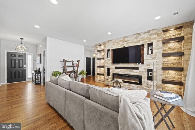 Foto del edificio - 336 Phillips St