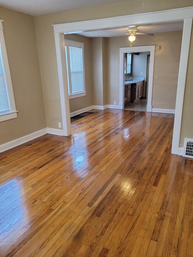 Foto del edificio - 3217 Mersington Ave