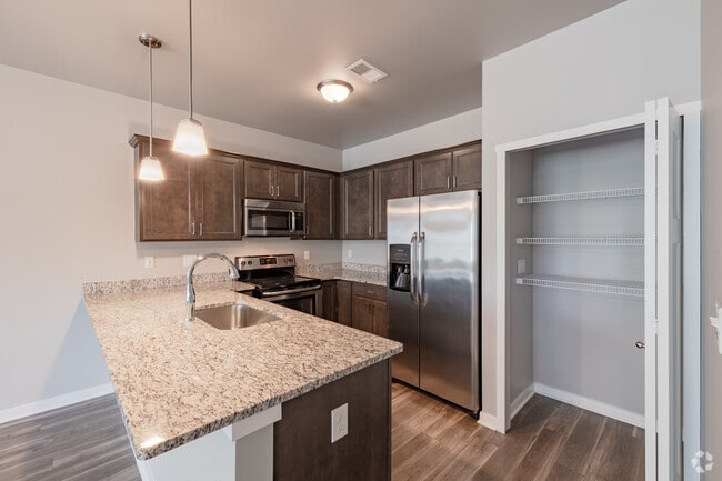 2BR, 2.5BA - 1,871SF - The Evanston - Kitchen - Spring Haven