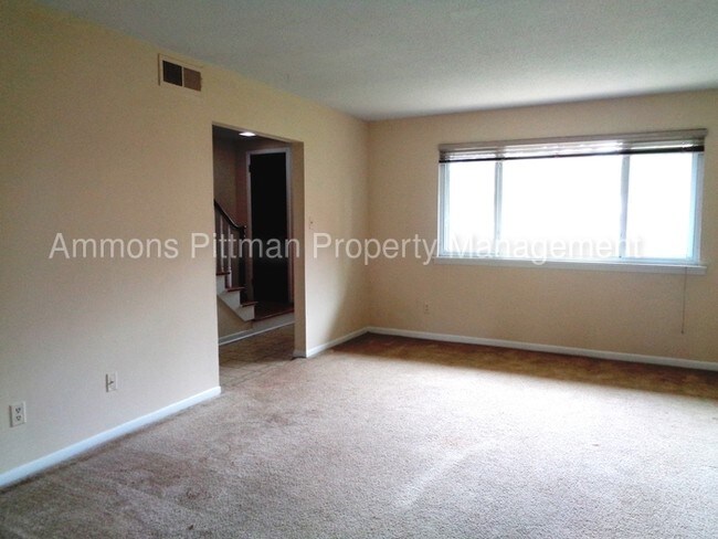 Building Photo - 3 Bedroom Townhome - Champion Ct