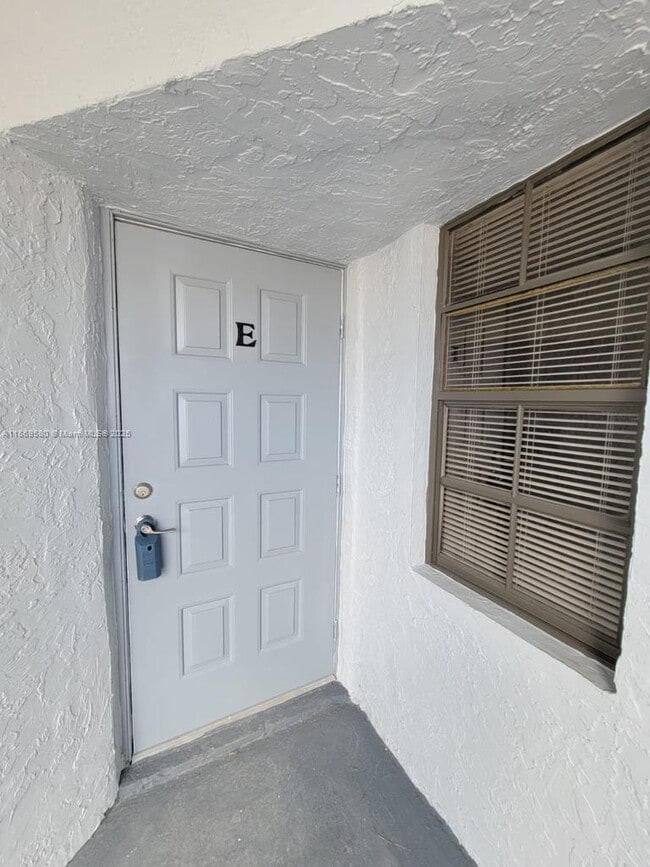Foto del edificio - 960 N Franklin Ave