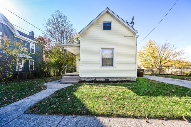 Foto del edificio - 7813 Elizabeth St