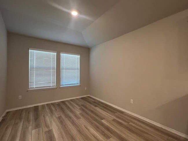 Building Photo - 4008 Halo St