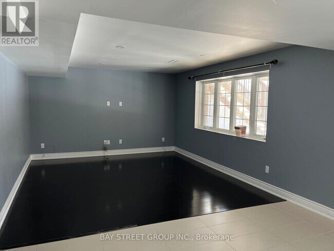 Building Photo - 8 Dovetail Dr