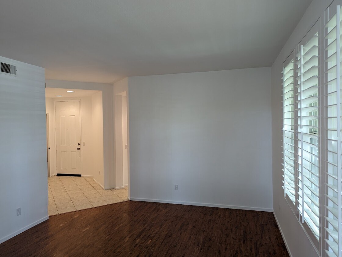 27009 Channel Ln, Santa Clarita, CA 91355 Townhome Rentals in Santa