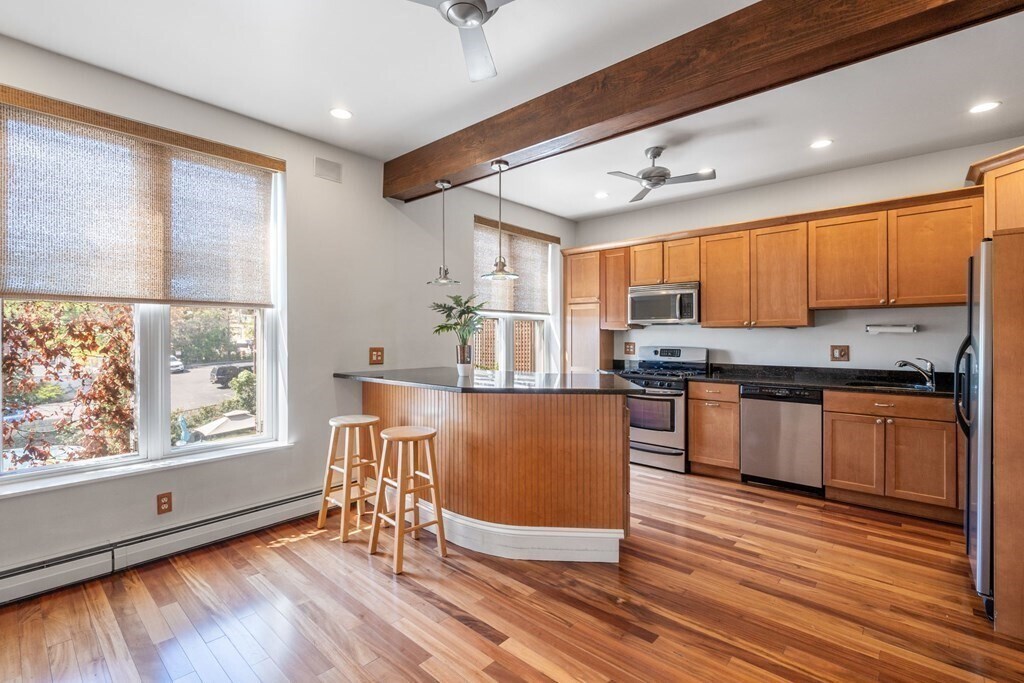 Foto principal - 56 Beacon St