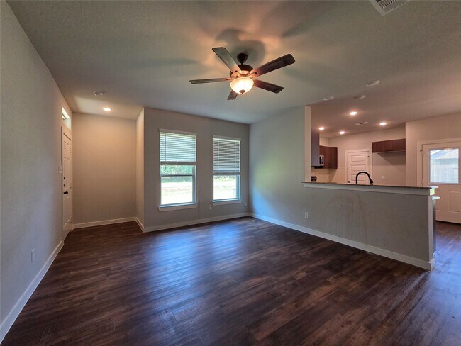 Foto del edificio - 9914 Grosbeak Ln