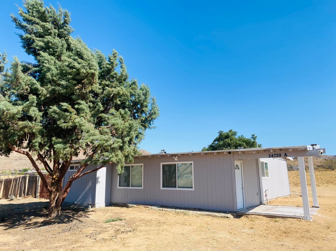 Foto principal - 24729 Roxbury Rd