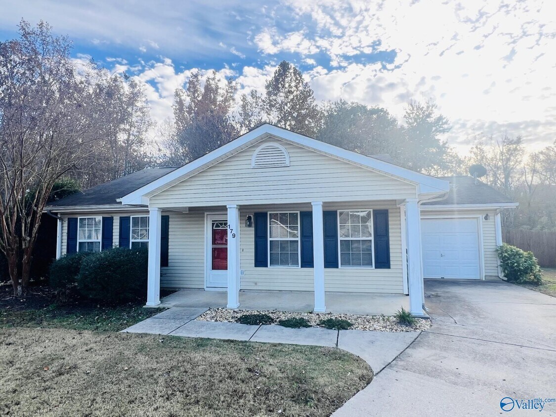 Foto principal - 179 Sandy Hollow Dr NW