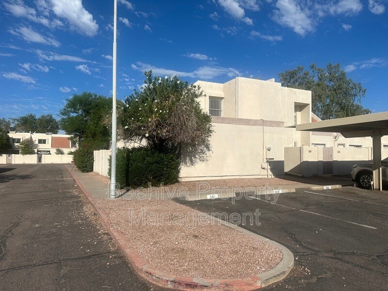 Foto principal - 1342 W Emerald Ave