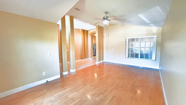 Building Photo - 3404 Kayla Cir