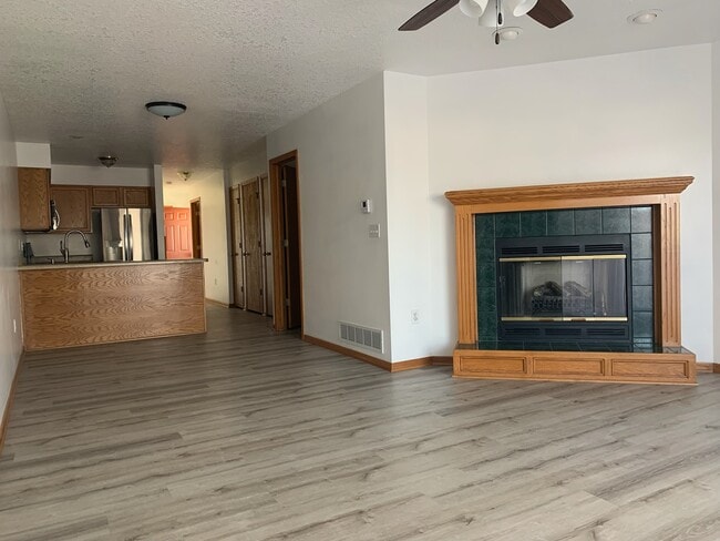 Building Photo - 313 N Cherokee Dr