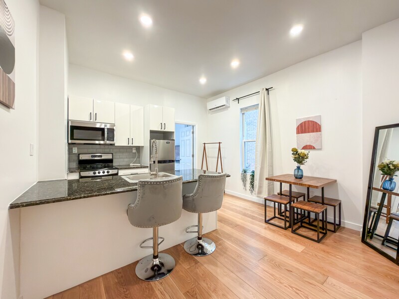 Foto principal - 2129 Pine St
