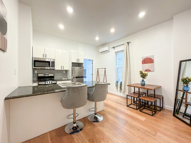Photo - 2129 Pine St Apartment