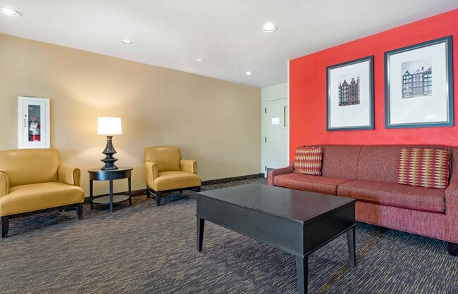 Building Photo - Furnished Studio-Cincinnati - Blue Ash - Reagan Highway